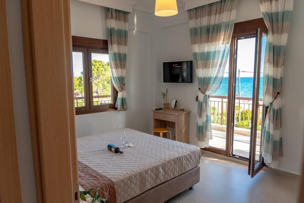 Dimi Seafront Apartment By Rentals Pro Services - Nea Moudania Exterior photo