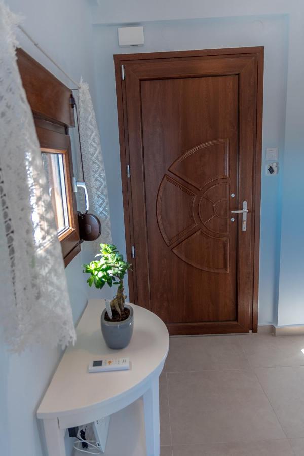 Dimi Seafront Apartment By Rentals Pro Services - Nea Moudania Exterior photo