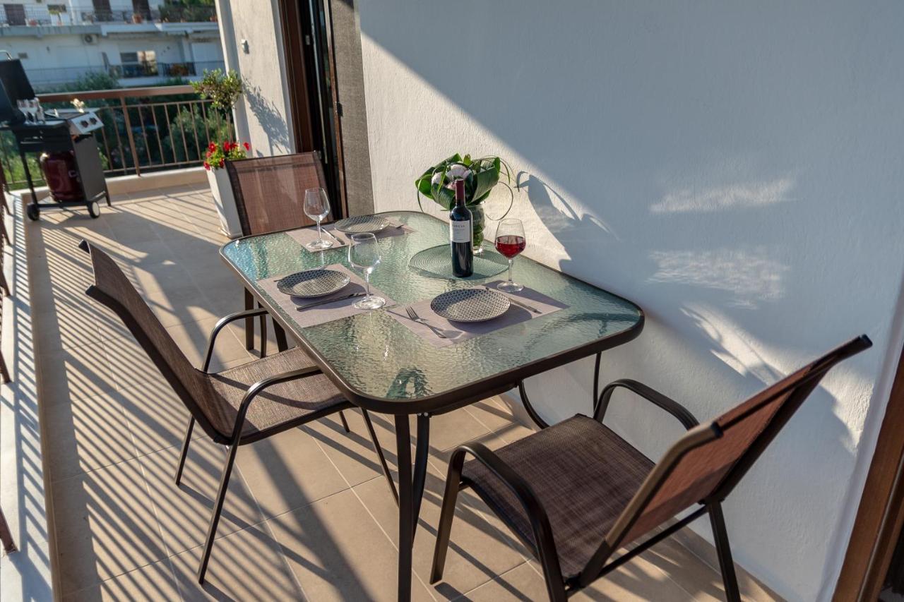 Dimi Seafront Apartment By Rentals Pro Services - Nea Moudania Exterior photo