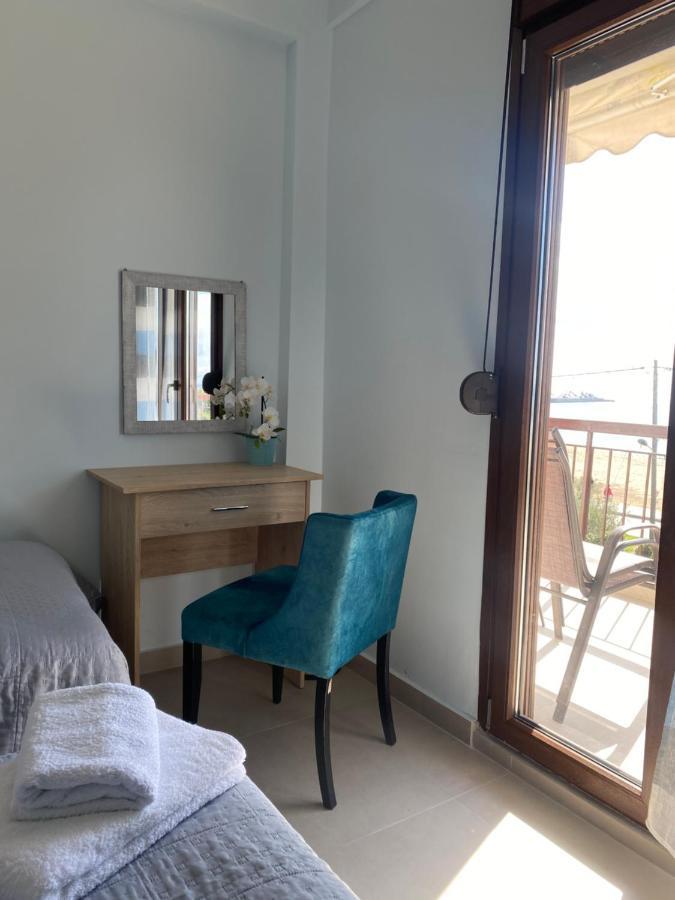 Dimi Seafront Apartment By Rentals Pro Services - Nea Moudania Exterior photo